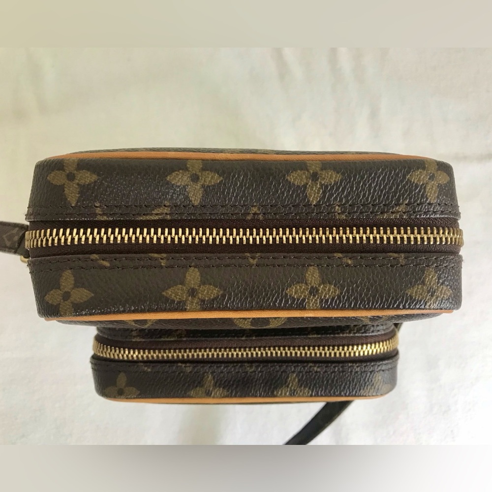 Louis Vuitton Amazone Shoulder Bag - Picture 10 of 16